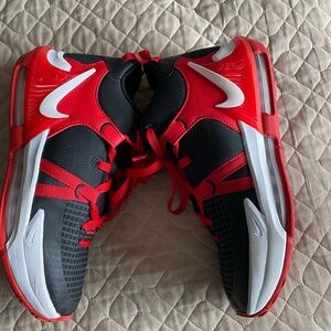 Nike LeBron James Witness size 6Y